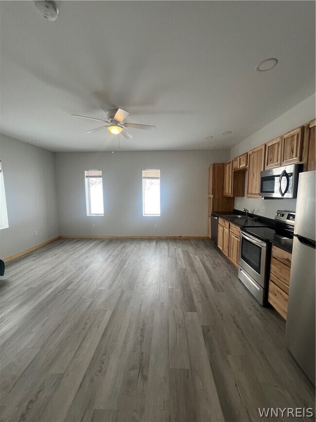 Photo - 15 Commerce Dr