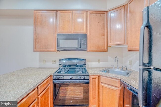 Photo - 2542 W Girard Ave