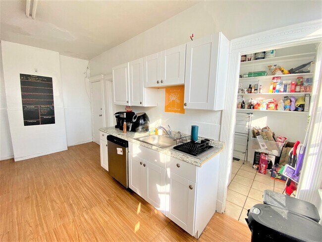 447 Park Dr Unit 3C