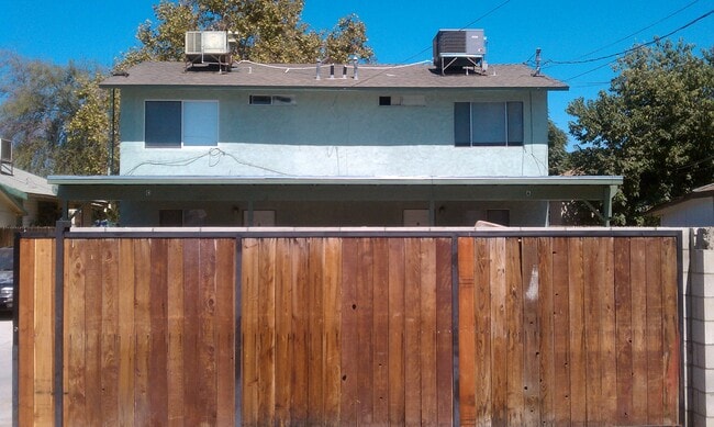 Building Photo - 721 Woodrow Ave