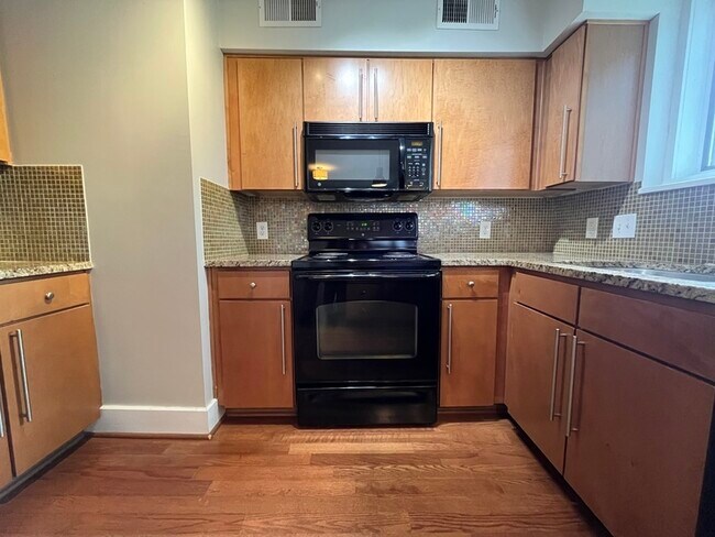Photo - 2427 Vail Ave Unidad B20