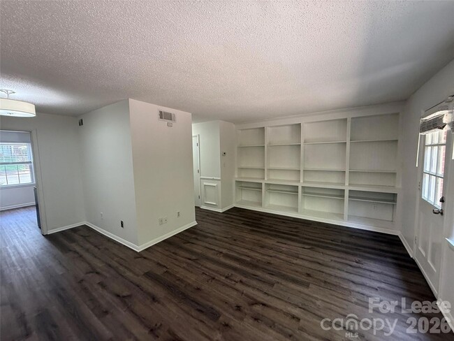 Photo - 4605 Hedgemore Dr