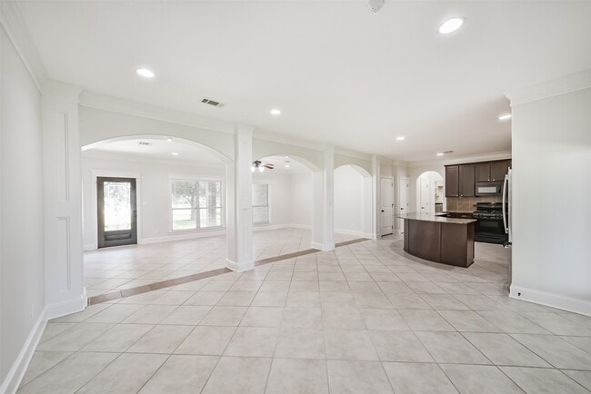 Photo - 3077 Dee's Cir