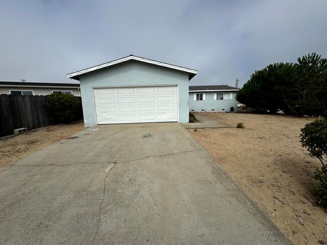 487 Larson Ct