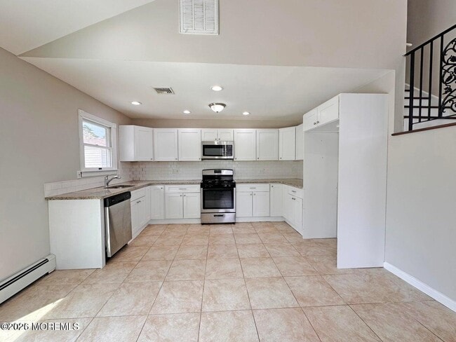 Photo - 405 Old Bridge Rd