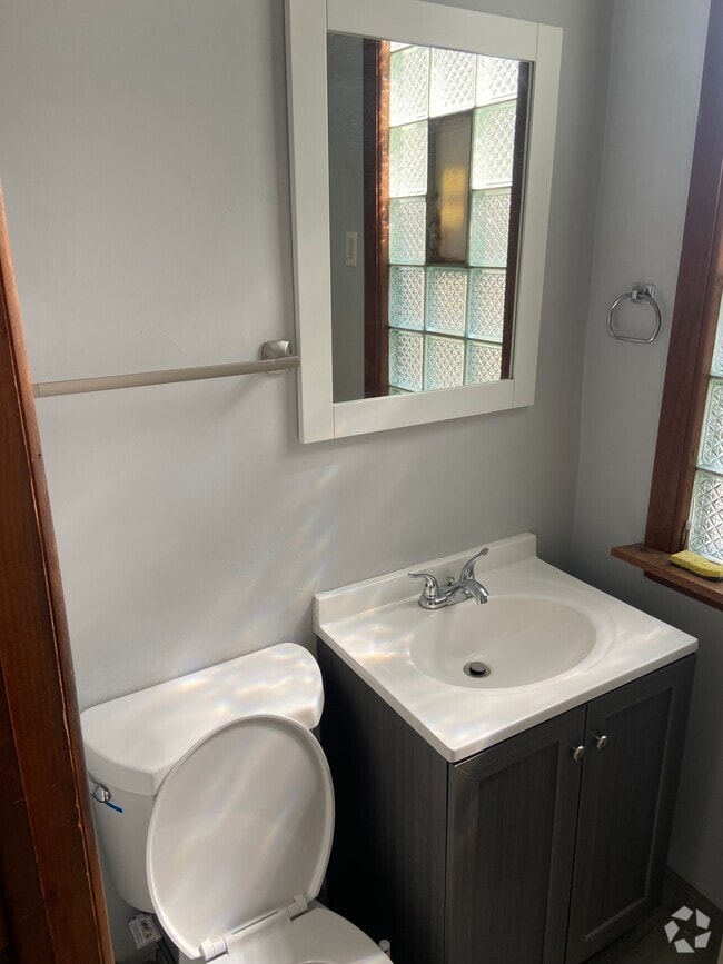 Building Photo - 5131 W Dakin St Rental