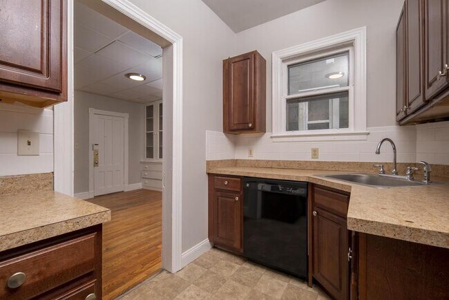 Photo - 489 Hamilton St