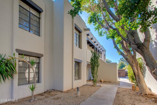 Photo - 1449 E Highland Ave