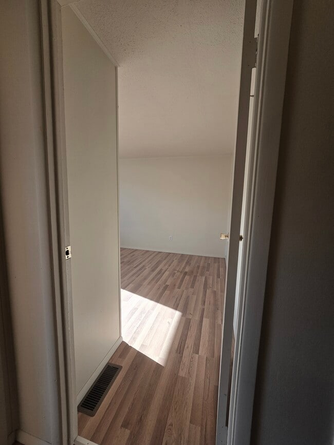 Photo - 168 Sackett Rd