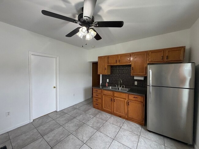 Photo - 26 Abbott St Unit 2