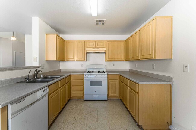 Photo - Modern Las Vegas Living with Style & Convenience!