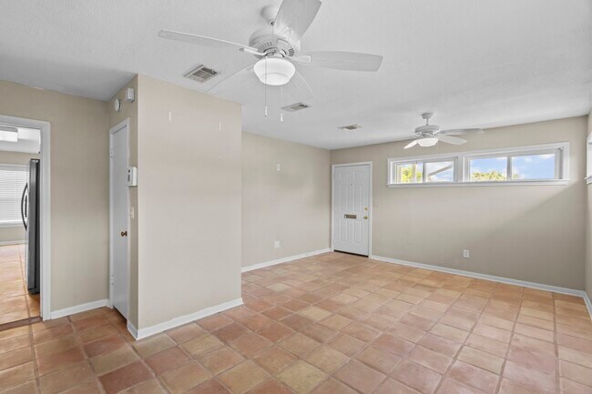 Photo - 13 Lyncrest Dr
