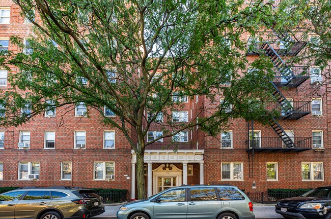 4115 45th St - 41-15 45th St