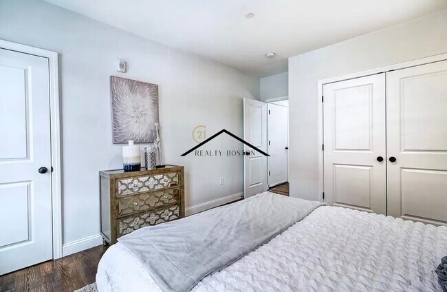 Photo - 51 Havre St Unit 1