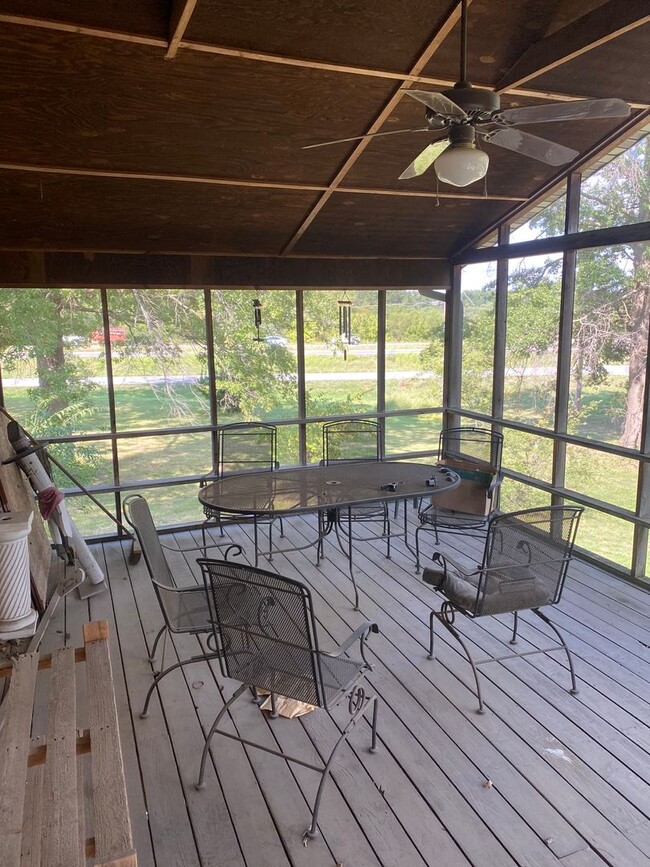 Photo - Spacious 4 Bed 1.5 Bath House