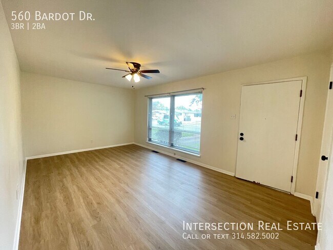 560 Bardot Dr
