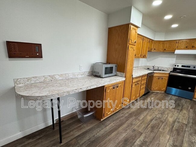 Photo - 609 N 29th St