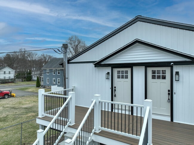 Photo - 571 Center St Unit 2