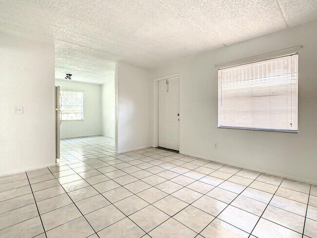 Photo - 714 Michigan Ct Unit 2