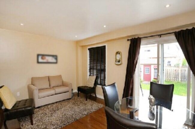 Photo - 148 Cadillac Cres