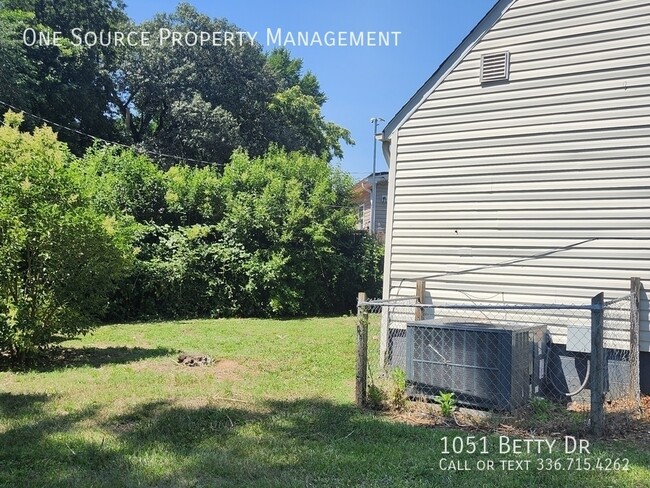 Photo - 1051 Betty Dr