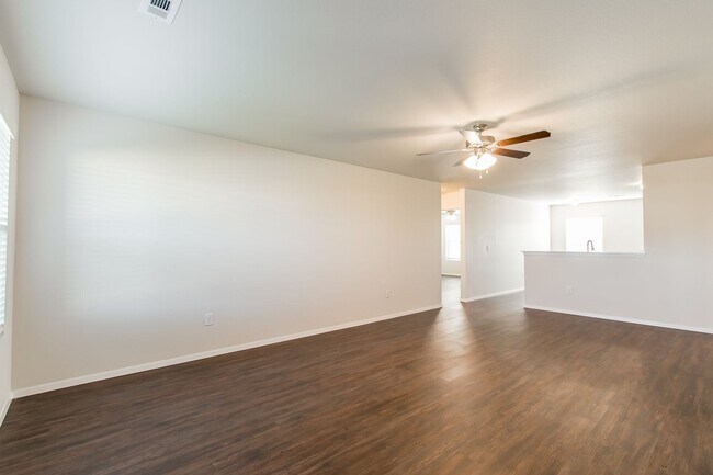 Photo - Band New 4 Bedroom Home in Lincoln!