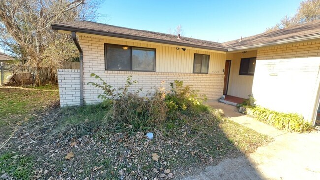 Building Photo - For Rent: Spacious 2-Bedroom, 2-Bath Home ...