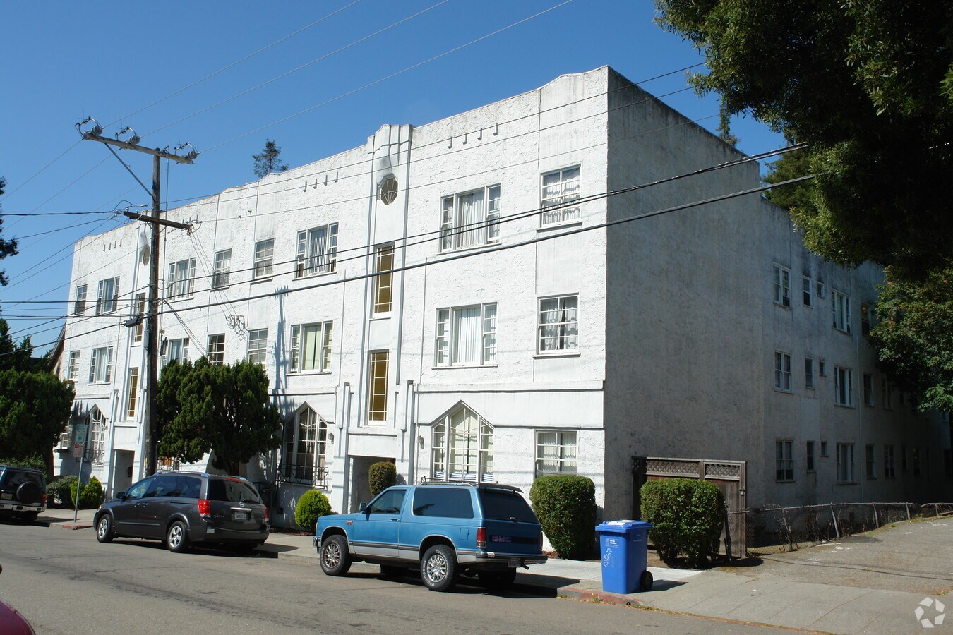 Photo - 2514-2516 Piedmont Ave Apartments