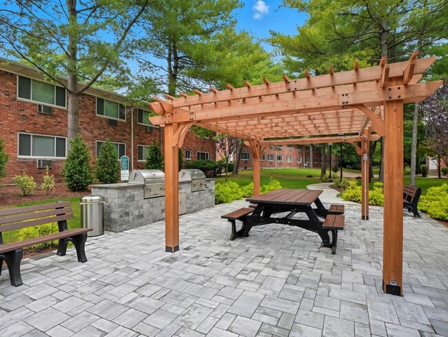 Eagle Rock Apartments at Nesconset