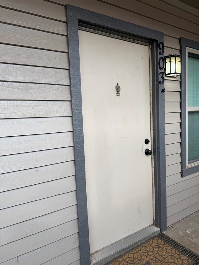 Building Photo - 6701 Eastridge Rd