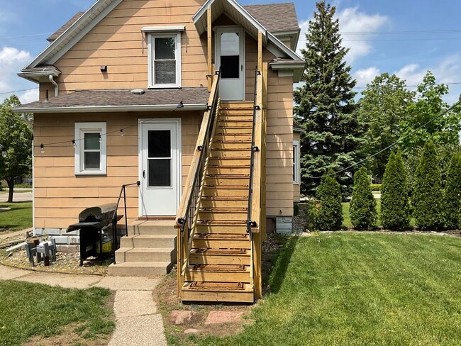Building Photo - 3872 30th St SW Unit #2