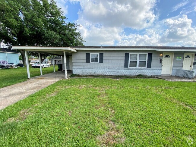 Building Photo - Apartment For Rent Near McNeese State Univ...