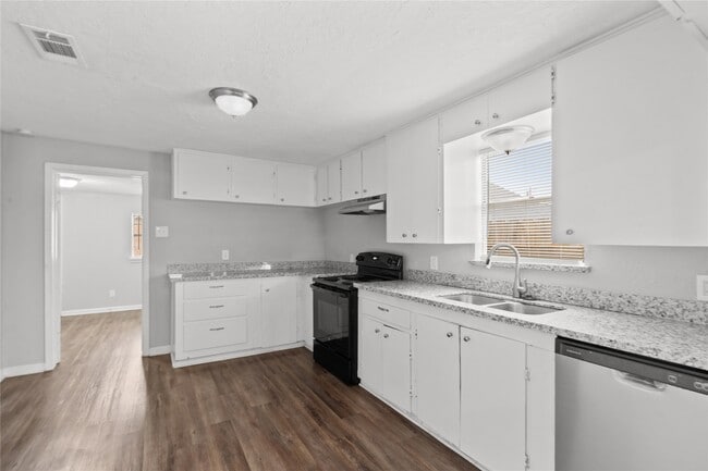 Photo - 419 N Parrish St