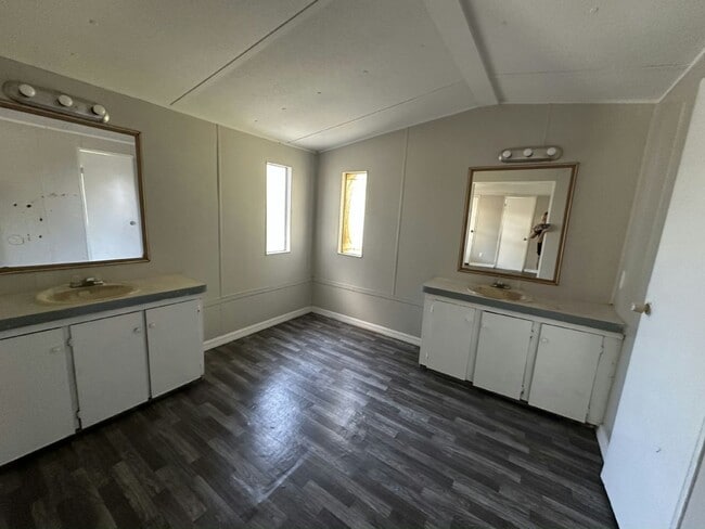 Photo - 11240 N Northwood Dr