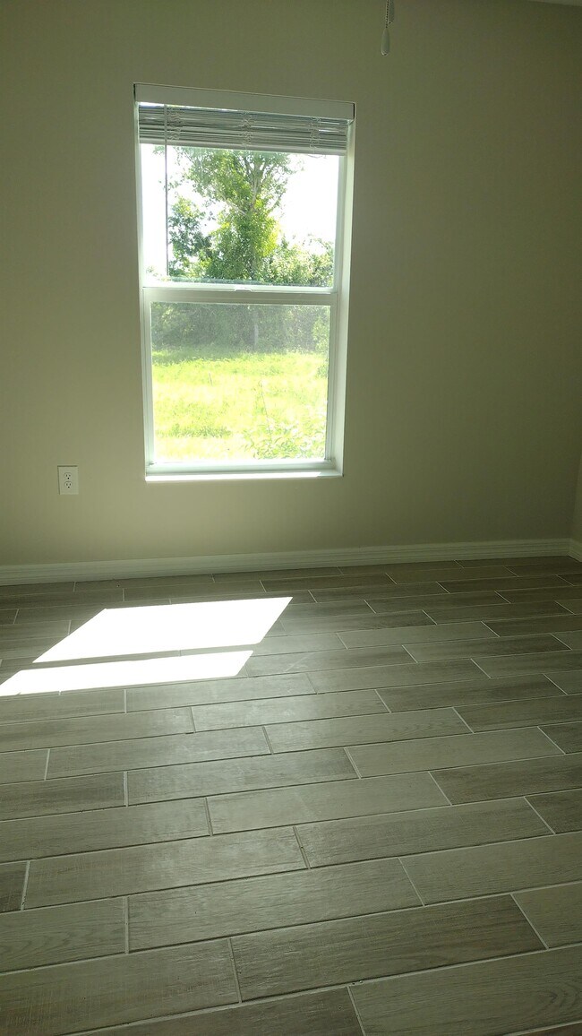 Photo - 1830 Diplomat Pkwy W