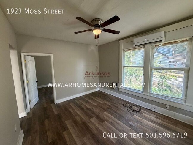 1923 Moss St