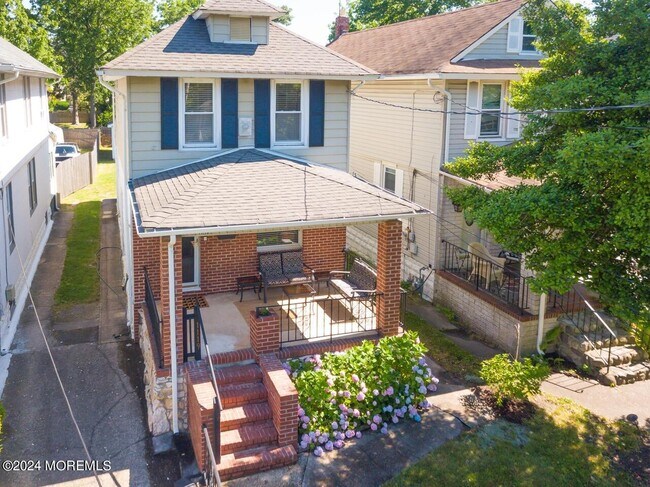 Photo - 1119 1st Ave