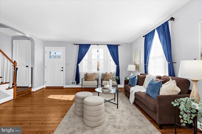 Photo - 312 Small Ct