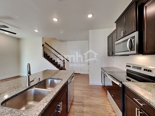 Photo - 33047 Lookout Ln