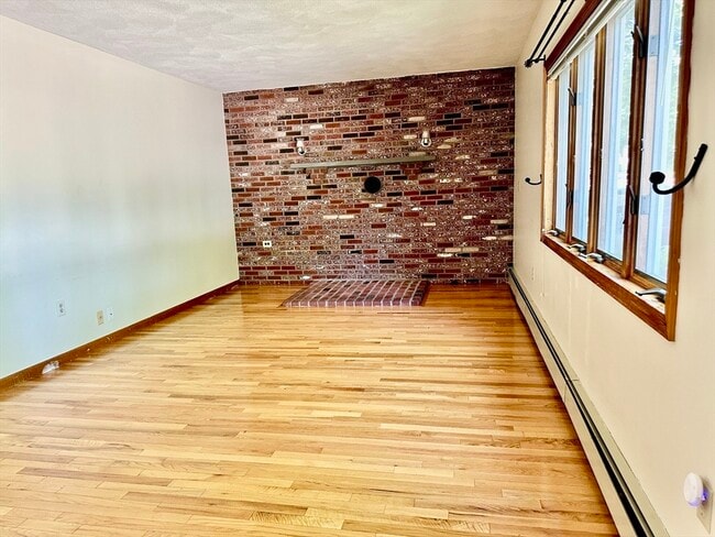 Photo - 230 Summer St