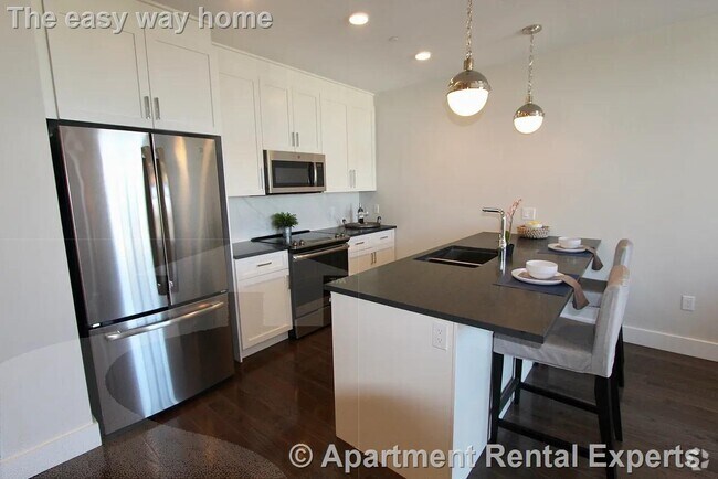 Building Photo - 434 McGrath Hwy Unit #305 Rental