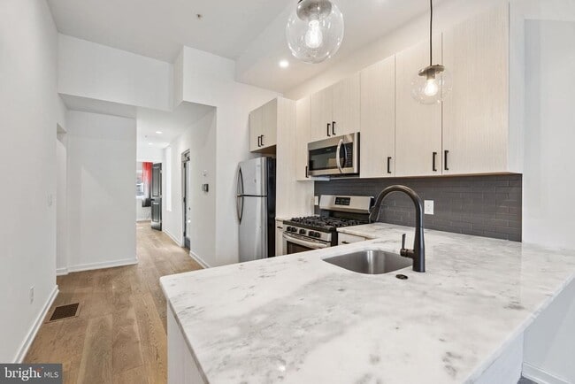 Photo - 2526 W Girard Ave Unit 1