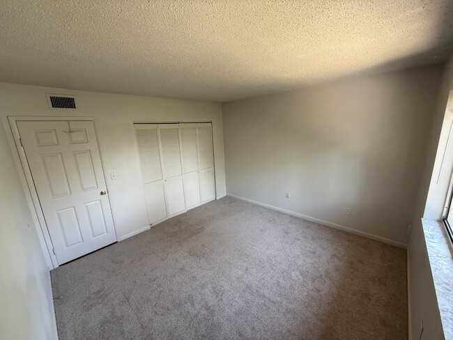 Photo - 136 Country Club Dr