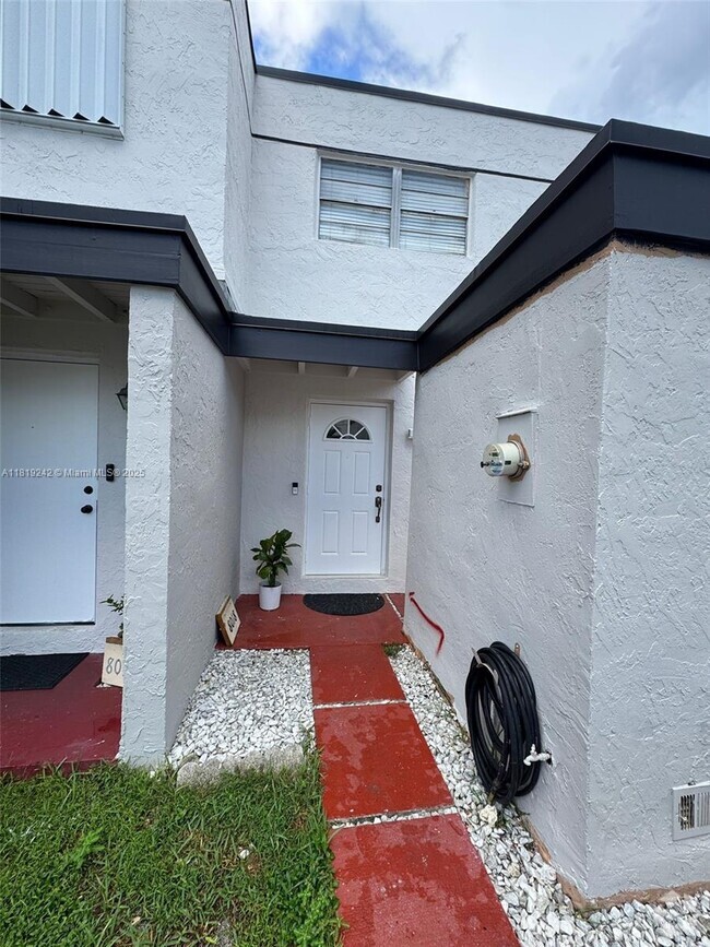 Building Photo - 8018 SW 151st Ct Rental
