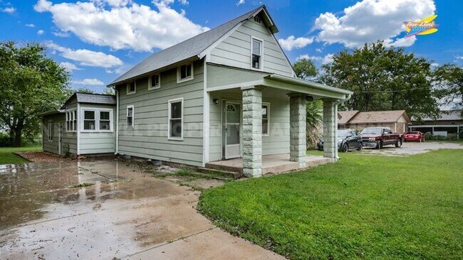 Building Photo - 1325 S Palisade St Rental