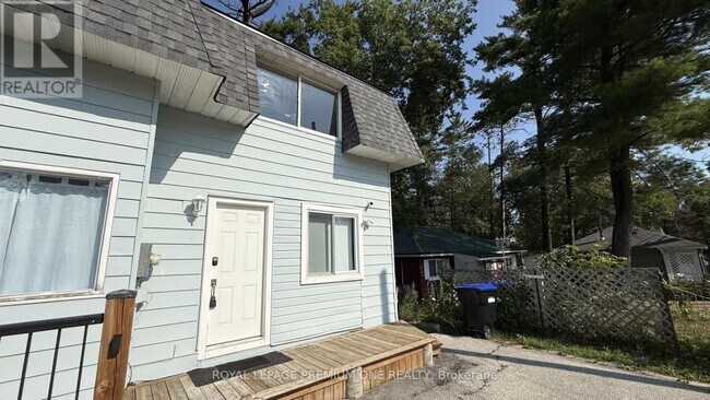 Photo - 512 Mosley St