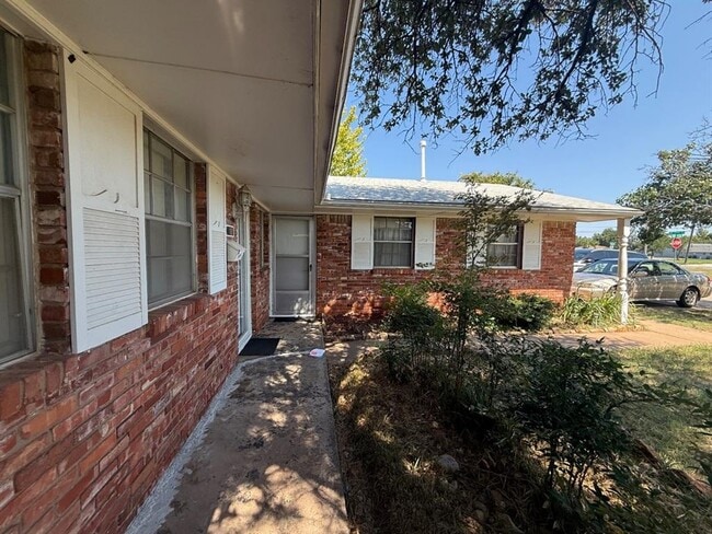Photo - 1101 NW 103rd St