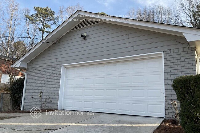 Photo - 2865 Castle Dr SW