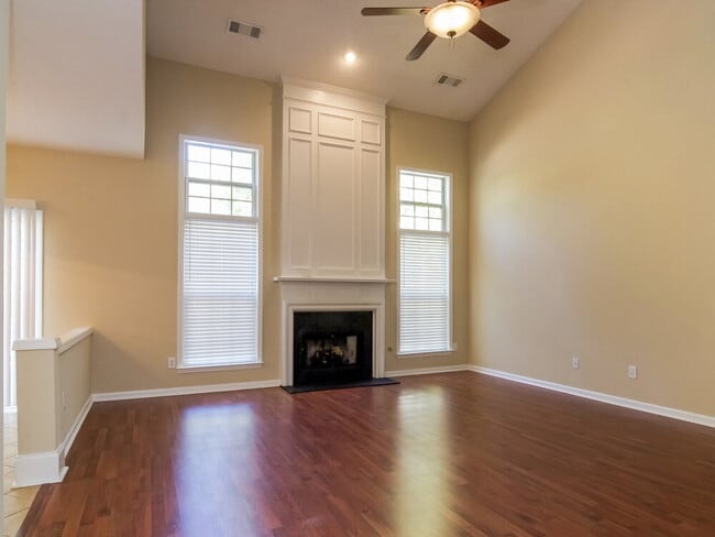 Photo - 3515 Ridgefair Dr