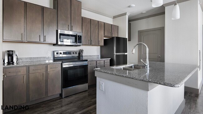 Photo - 12500 Shadowglen Trce Unit 4203